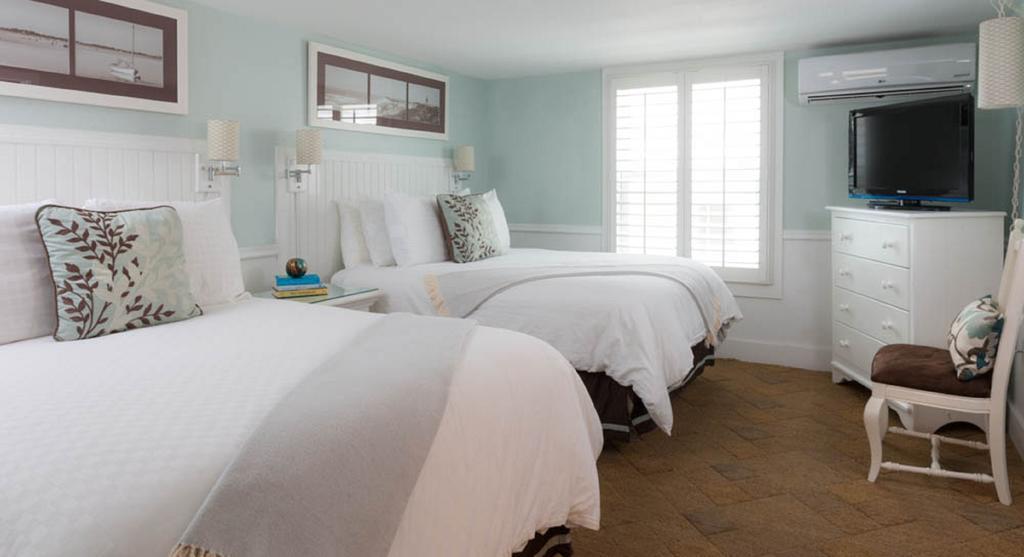 Vineyard Square Hotel And Suites Edgartown Bagian luar foto