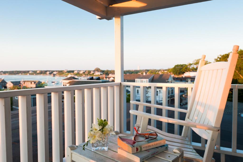 Vineyard Square Hotel And Suites Edgartown Bagian luar foto