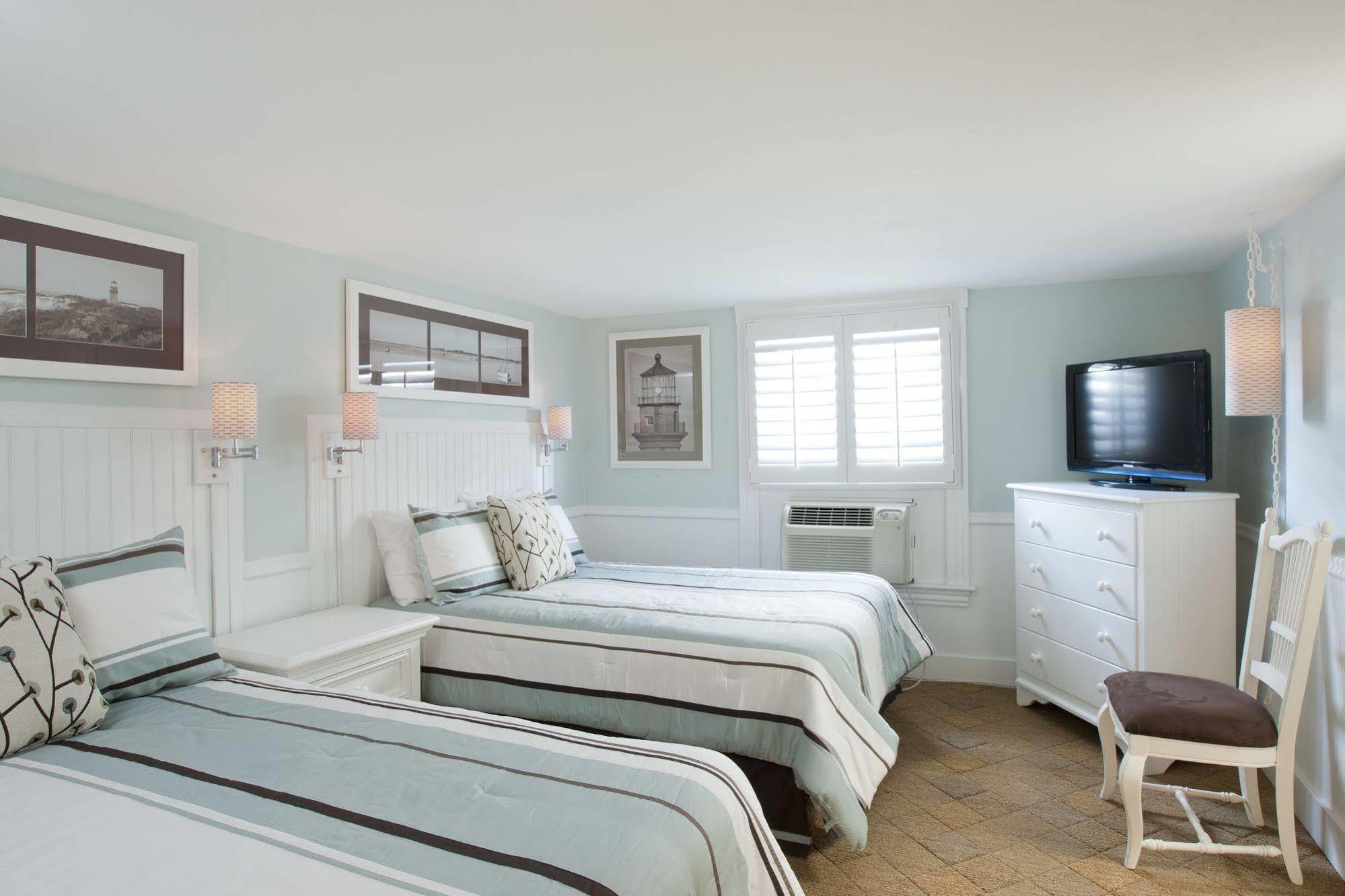 Vineyard Square Hotel And Suites Edgartown Bagian luar foto